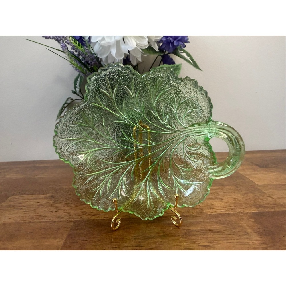 Vintage‎ Indiana Glass Cabbage Leaf Uranium Bon Bon Dish Green Depression Candy